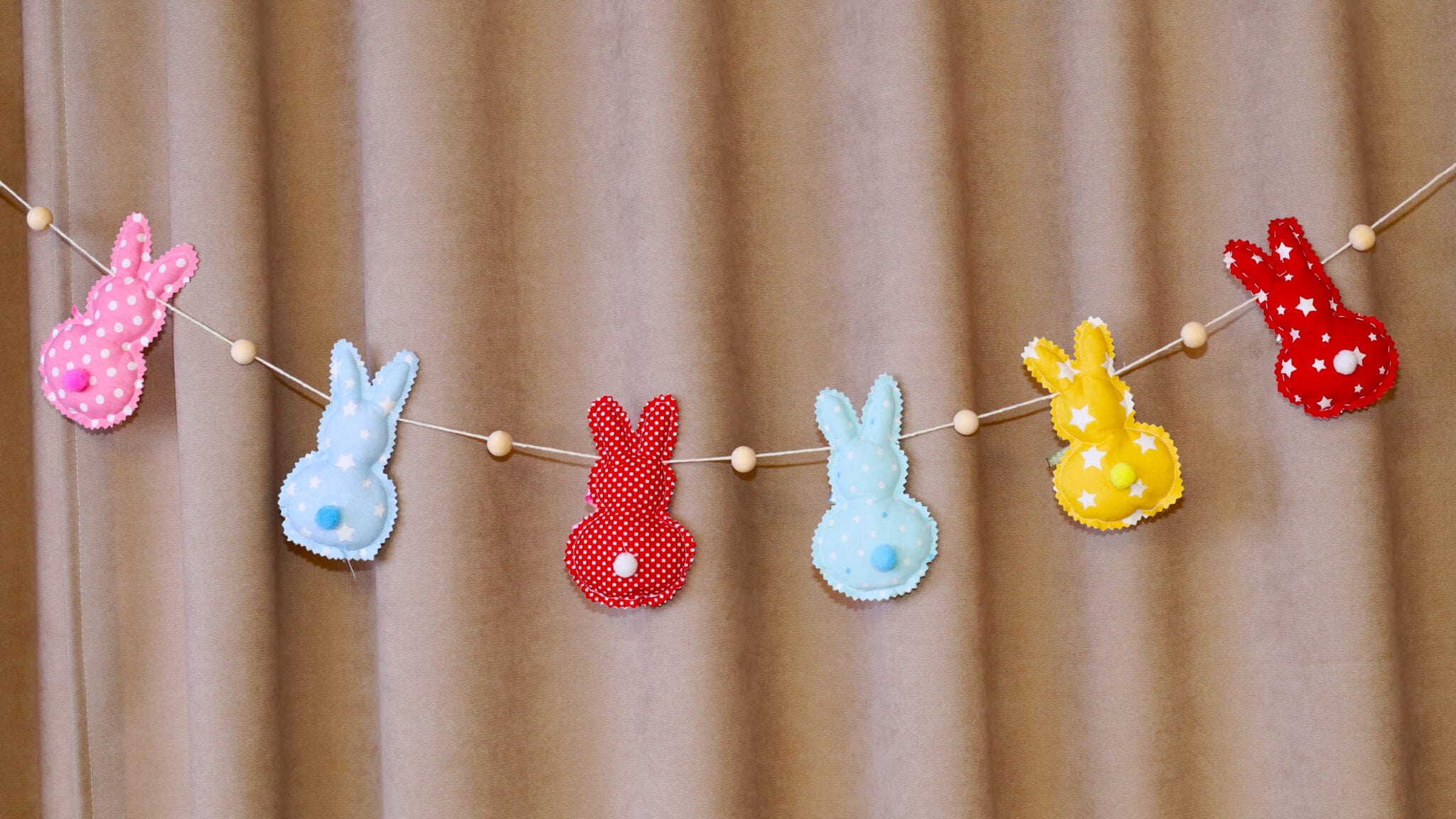 DIY Bunny Garland / Easter Bunnies Garland ⋆ Hello Sewing