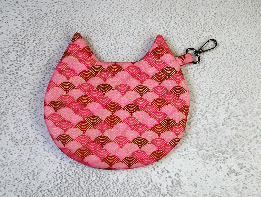 front of the DIY cat zipper pouch