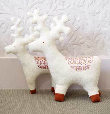 free reindeer stuffie pattern