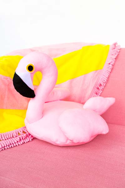 free felt flamingo pillow pattern