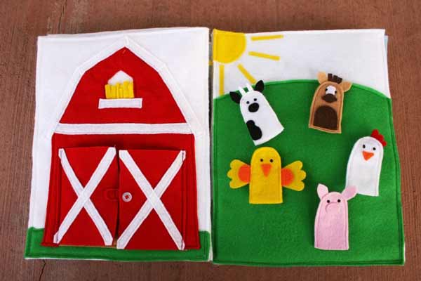 Barn Page with farm animal finger puppets
