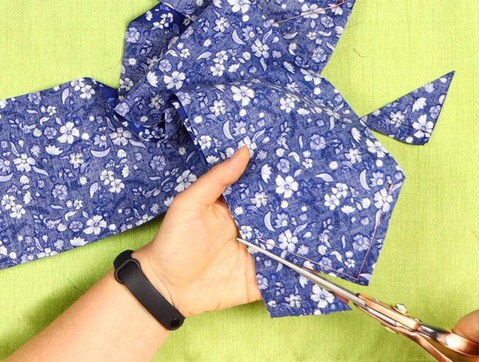 Reversible DIY Bath Mat Out Of (Old) Towels With A Twist ⋆ Hello Sewing