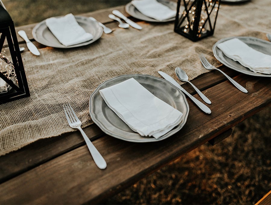 burlap uses as table runner