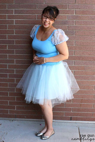Easy puff-sleeves Cinderella shirt for adults