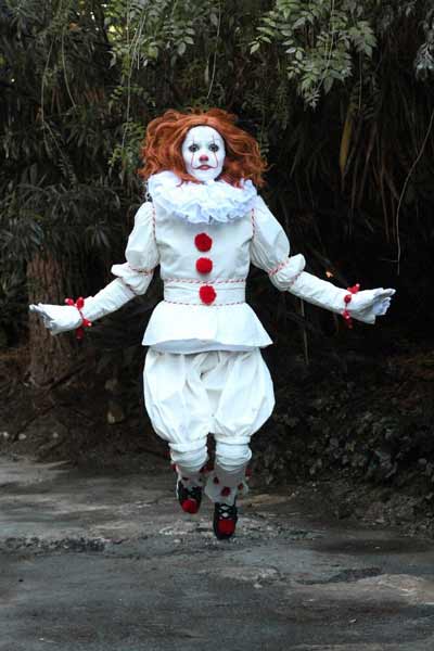 Modern Pennywise clown costume