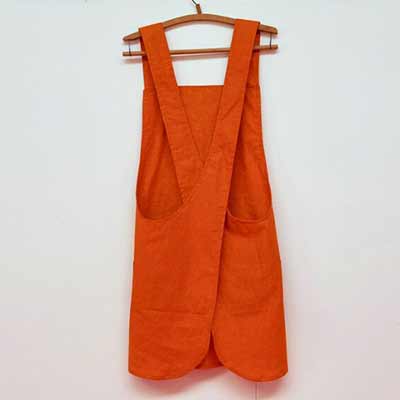 Pattern for cross back apron with pocket