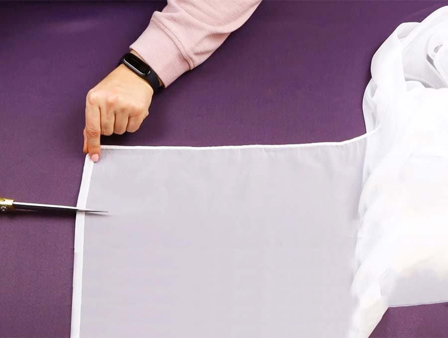 cutting method 1 - snipping the fabric