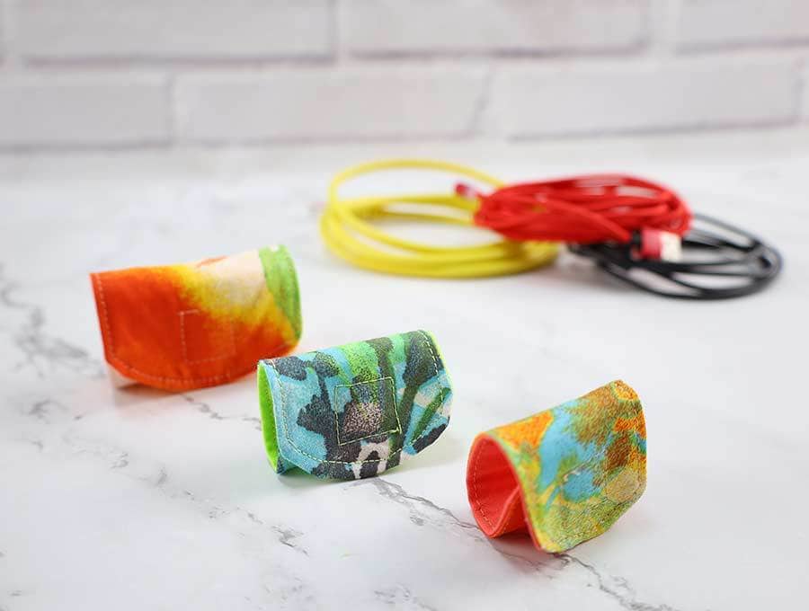 DIY Felt Earphone & Power Cord Keeper Wrap / Organizer - Free Pattern 