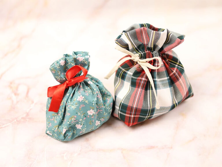 DIY Fabric Gift Bag / How to Make a Cloth Gift Bag