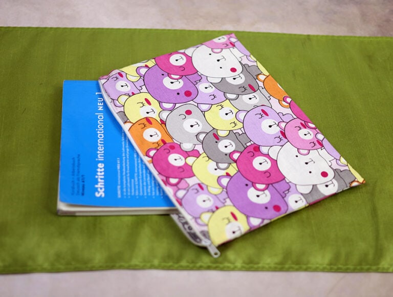 DIY Fabric Textbook and Notebook Folder