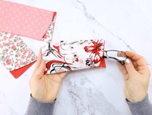 Sew A Sunglass Or Eyeglass Case Pattern | DIY Glasses Case ⋆ Hello Sewing