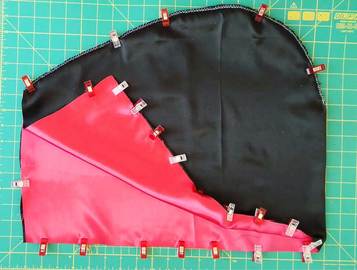 How To Make A Cloak (VIDEO) With FREE DIY Hooded Cloak Pattern ⋆ Hello ...