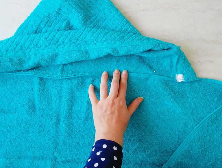 How To Make A Hooded Towel Tutorial For ALL Ages ⋆ Hello Sewing