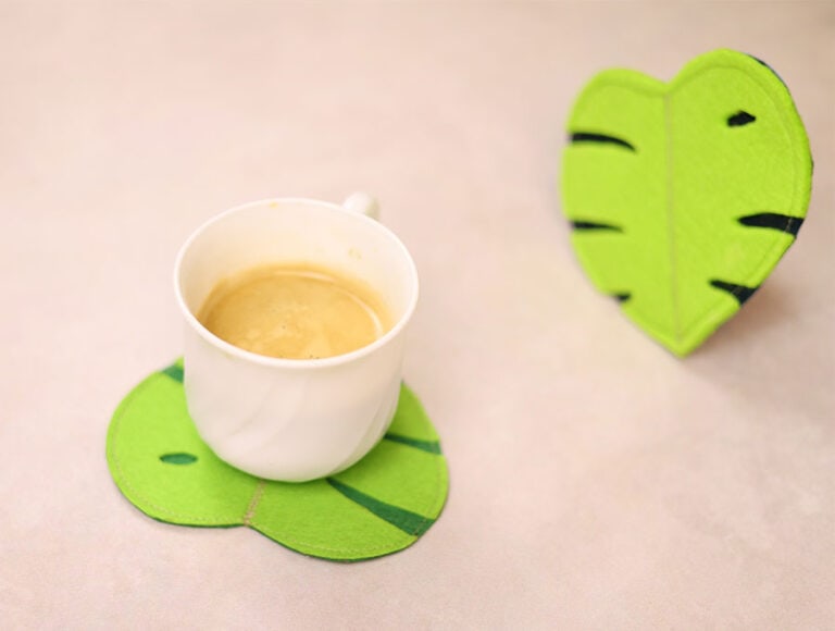 DIY Monstera Leaf Coaster – DIY Felt leaf coaster in 2 minutes