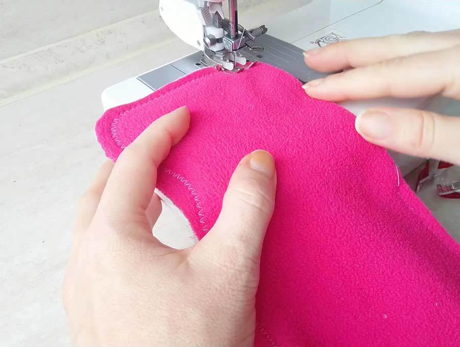 How To Make A Fleece Neck Warmer  Pattern And Video ⋆ Hello Sewing