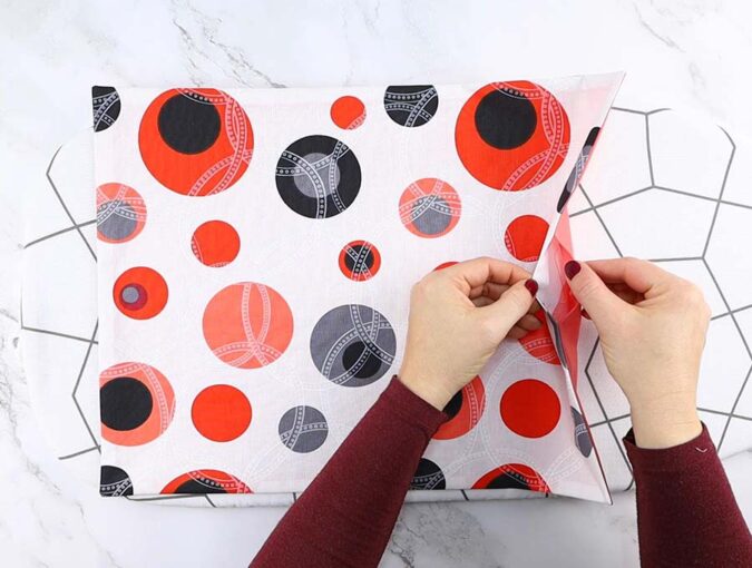 How To Make Placemats Reversible DIY Placemat Tutorial ⋆ Hello Sewing