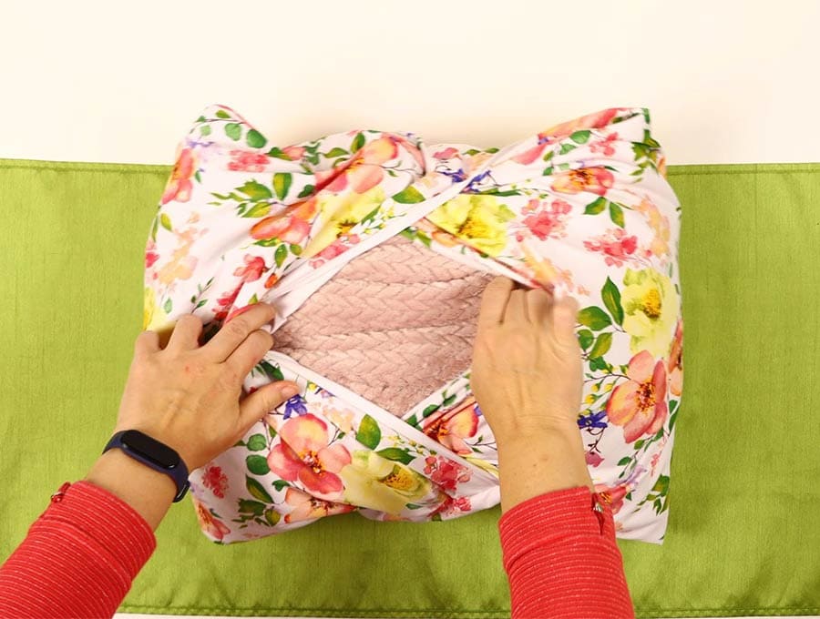 DIY Throw Pillow with Faux Quilted Effect