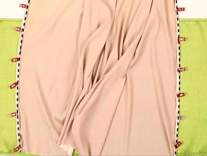 DIY Satin Or Silk Pillowcase With A Flap / How To Make A Real Silk Pillowcase ⋆ Hello Sewing