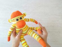 How To Make A Sock Monkey - Pattern And Video ⋆ Hello Sewing