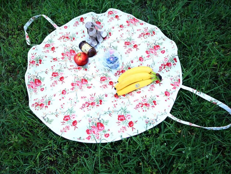 2in1 Bag Transformable Into A Tablecloth Great For Picnic Or Beach