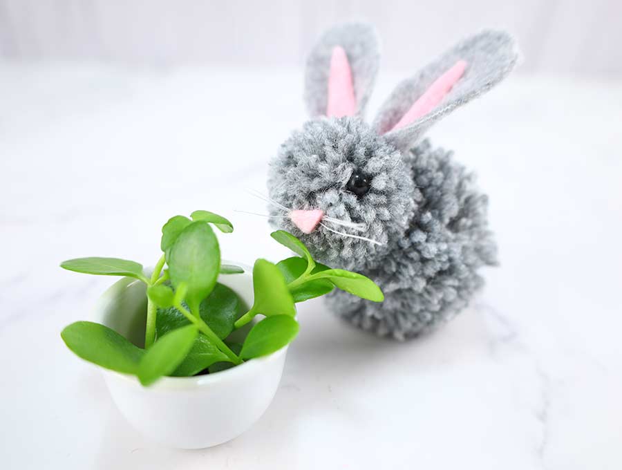 diy yarn bunny with grass