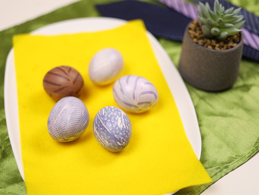 dying eggs with silk ties result