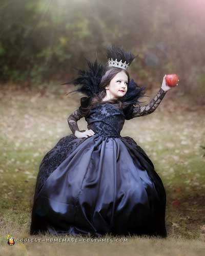 Evil queen costume for a girl