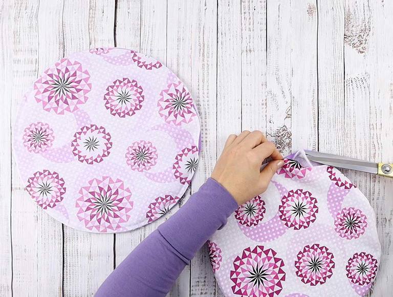 How To Make A Fabric Tortilla Warmer (VIDEO) ⋆ Hello Sewing