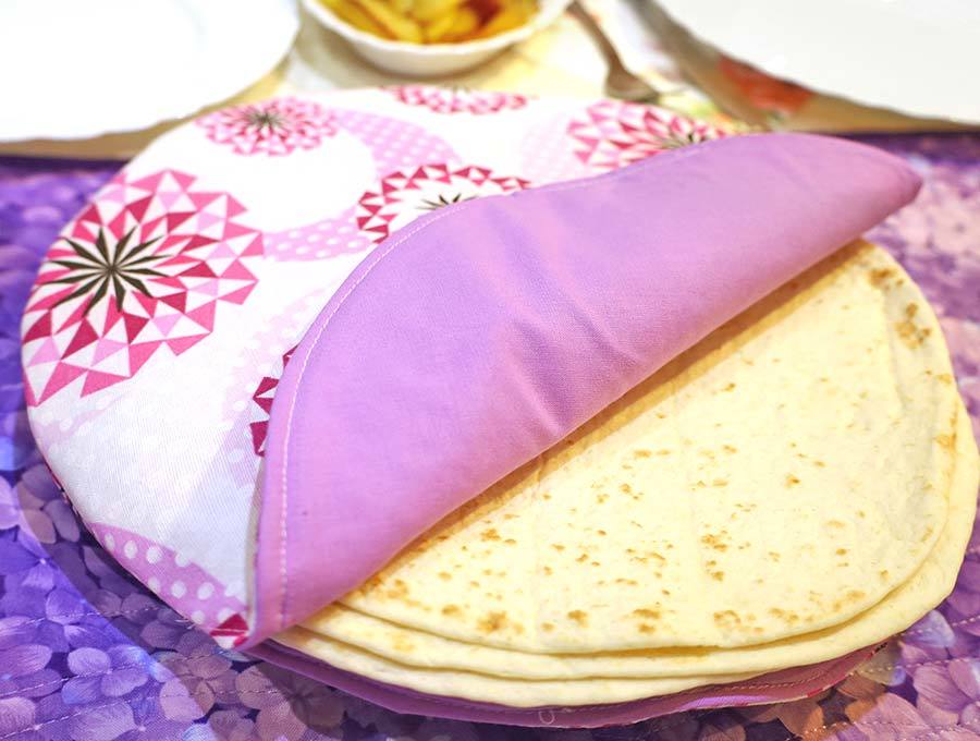Beautiful decoration on your table Eco-friendly Microwaveable and easy to clean 12 Cloth Pouch Keeps Tortillas Warm and Soft Perfect for the Bread Arepas Enpanadas Tortilla Warmer 