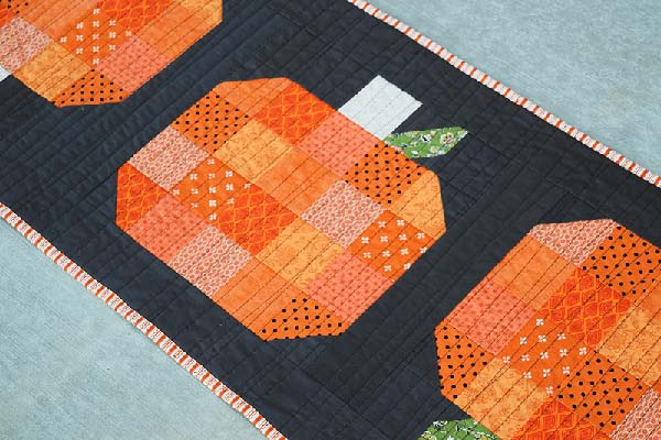 fall pumpkin table runner