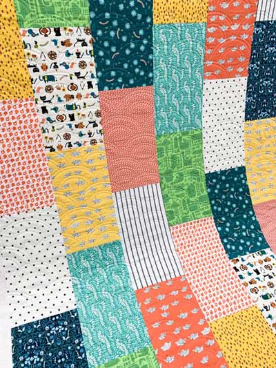 Fast and easy fat quarter quilt pattern
