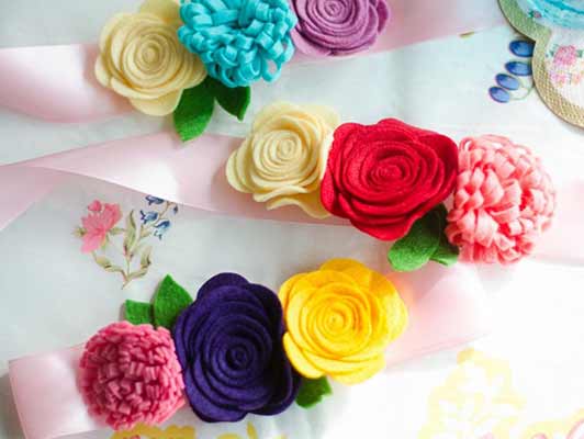 DIY felt flower wrist corsage