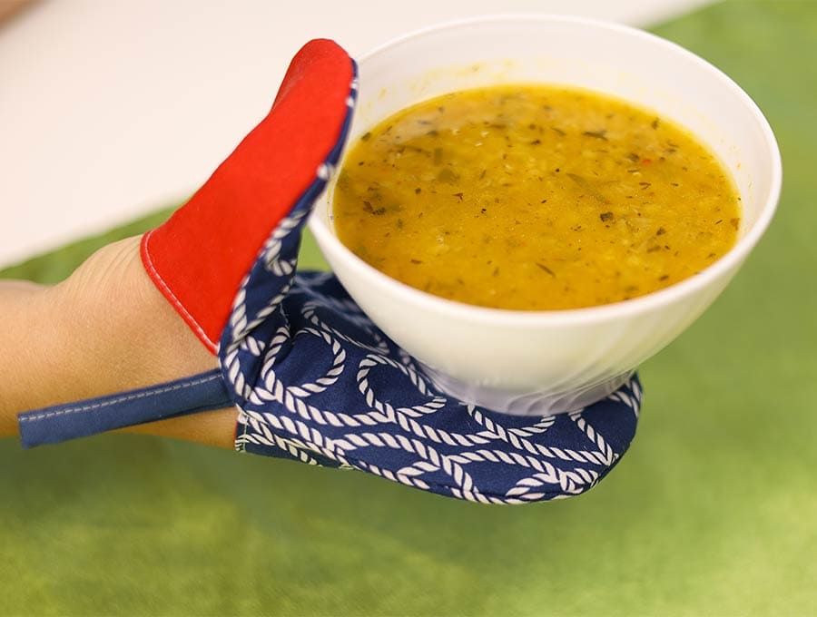 finger thumb potholder diy with lentils soup