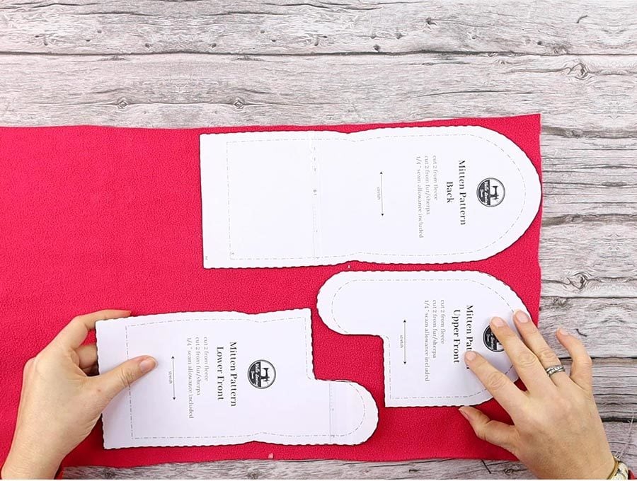 How To Make Fleece Mittens With Faux Fur Lining - Free Mitten Pattern ⋆ Hello Sewing