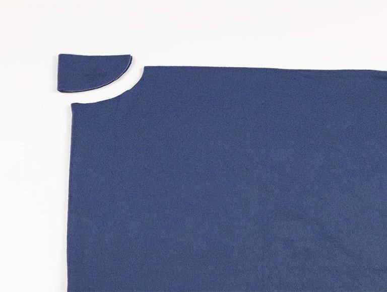 How To Make A Fleece Poncho With A Hood [Using Just 2 Seams] ⋆ Hello Sewing