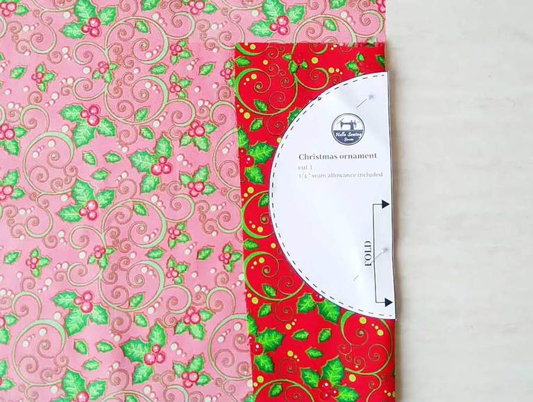 Folded Fabric Ornament | Handmade Christmas Decoration ⋆ Hello Sewing