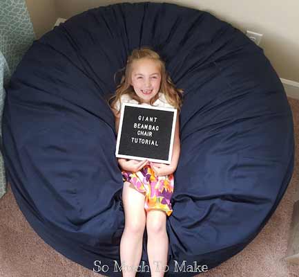 Giant lined circular bean bag