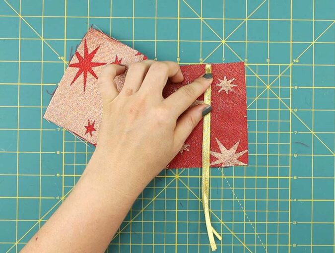 Christmas Gift Card Holder - Video And FREE Pattern ⋆ Hello Sewing