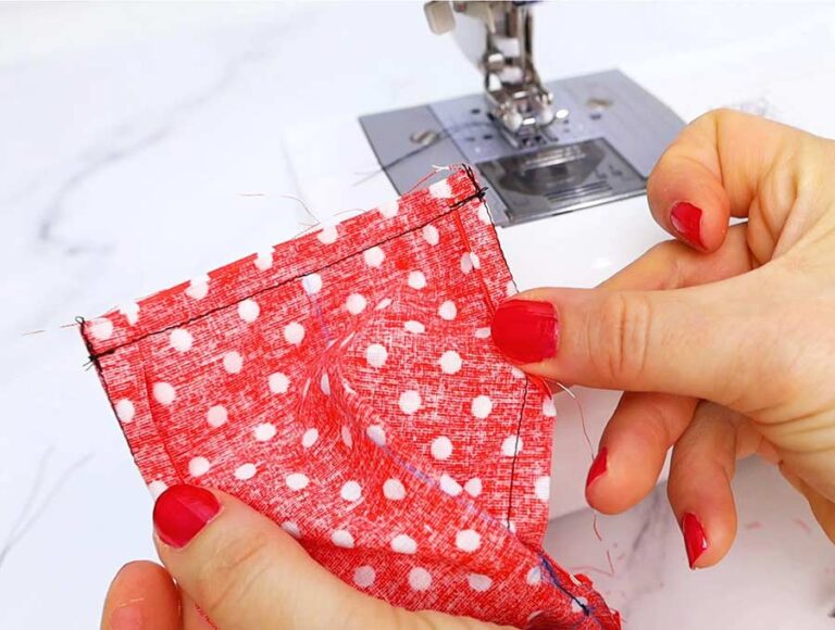 DIY Fabric Hair Bun Maker And Holder Tutorial And Free Pattern ⋆