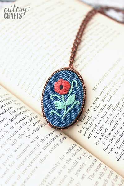 Embroidered Sunflower Pendant, Floral Embroidery Necklace, Summer Delicate Necklace, Nature Jewelry, Elegant Dainty Jewelry, Positive Gift