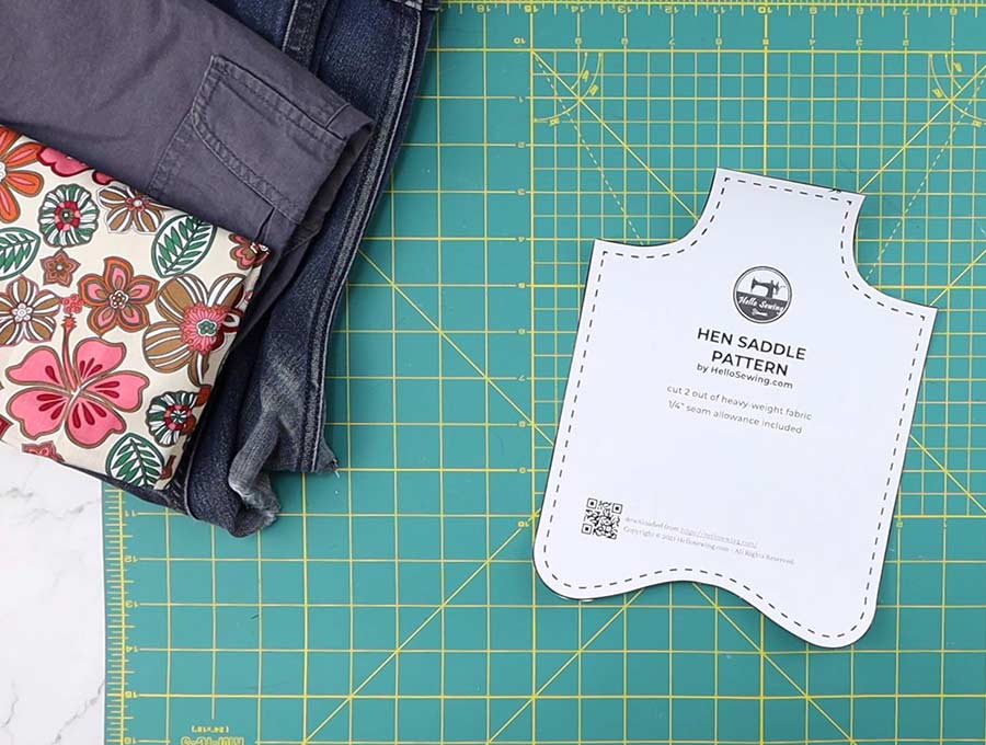 How To Make A Hen Apron | Free Chicken Saddle Pattern ⋆ Hello Sewing