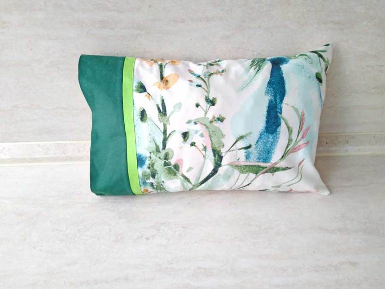 How to Make a Pillowcase | FREE Pillowcase Pattern Burrito Style