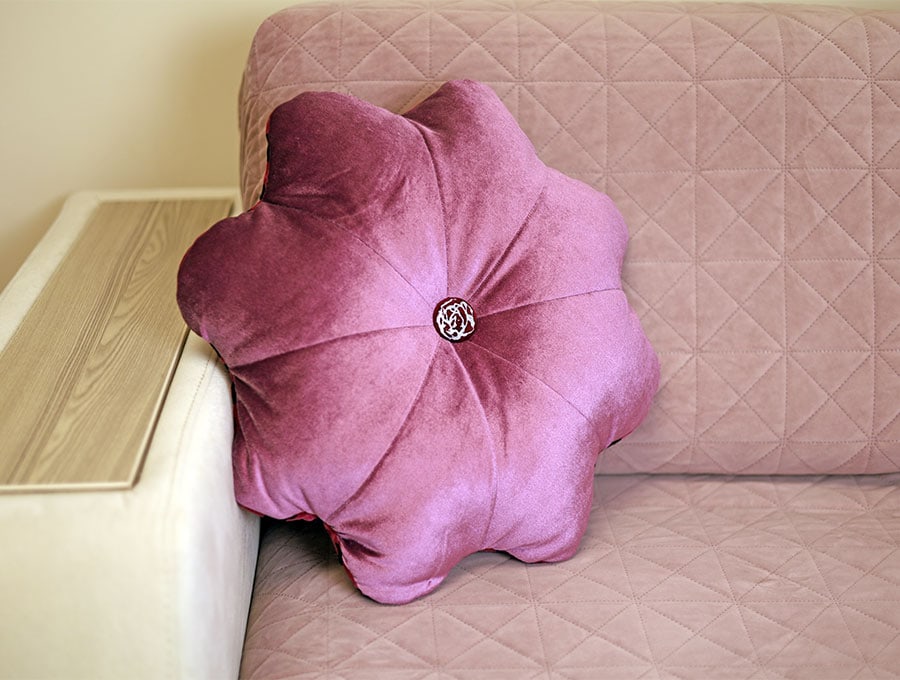 how to make a flower shaped pillow