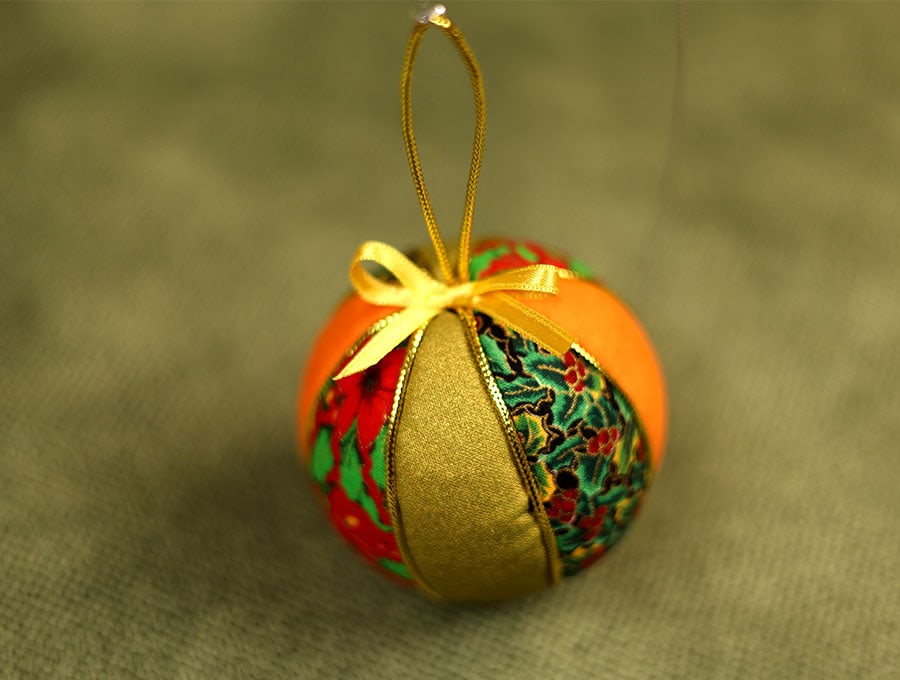 how to make a no sew fabric christmas ball