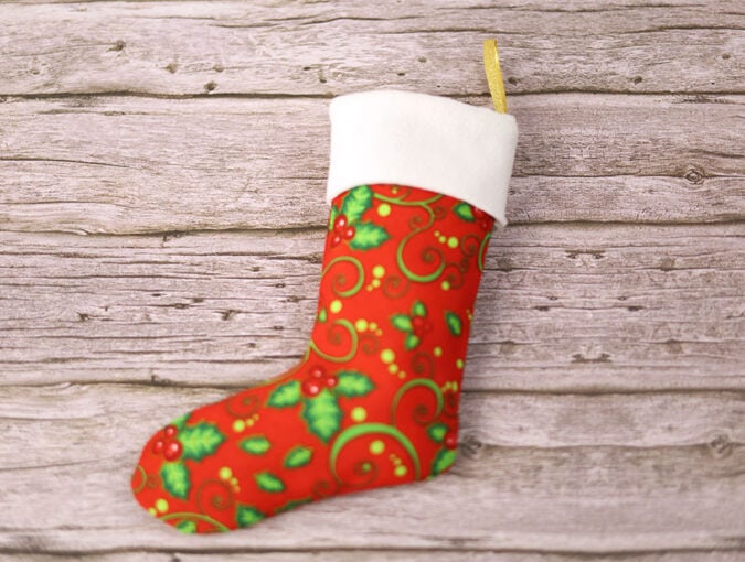 How To Sew A Christmas Stocking [VIDEO] + FREE Pattern In 2 Sizes ⋆