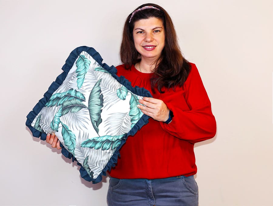 how to sew a ruffle pillow