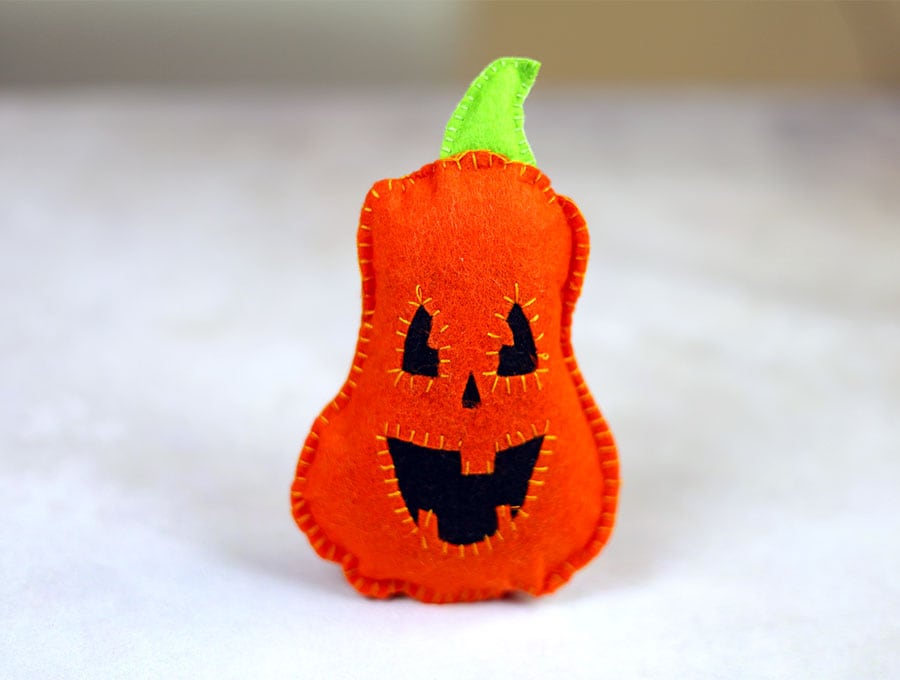 how to sew a felt pumpkin by hand