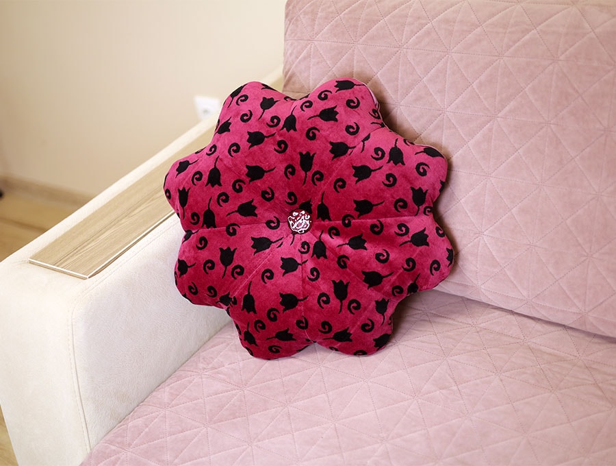 how to sew a flower shaped pillow