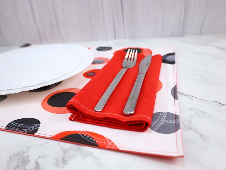 How To Make Placemats Reversible DIY Placemat Tutorial ⋆ Hello Sewing