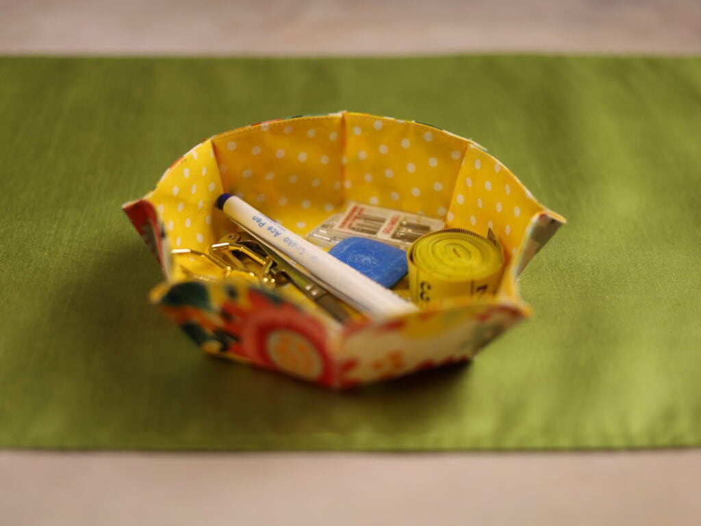 how to sew a circle fabric trinket tray